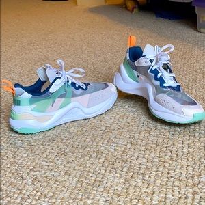 Puma rise women’s sneakers